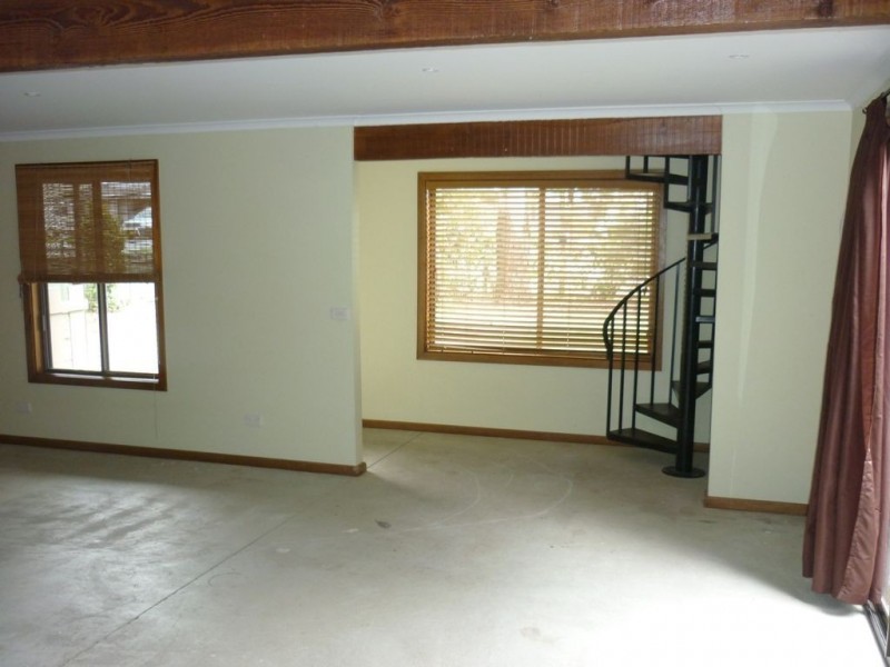 10 Elanora Parade, Basin View NSW 2540