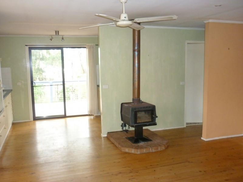 10 Elanora Parade, Basin View NSW 2540