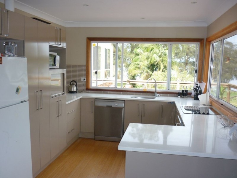 19 Graham Avenue, St Georges Basin NSW 2540