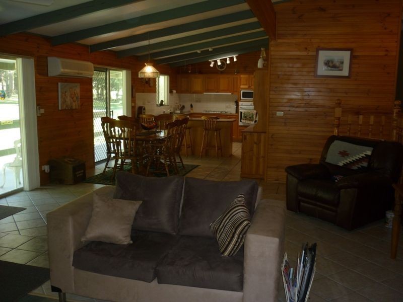 127 Woollamia Road, Woollamia NSW 2540