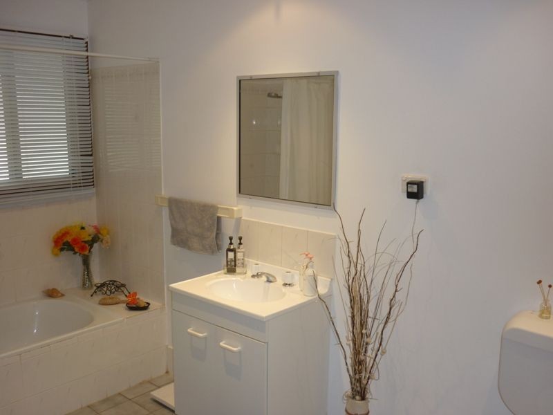 28 Waldegrave Cr, Vincentia NSW 2540