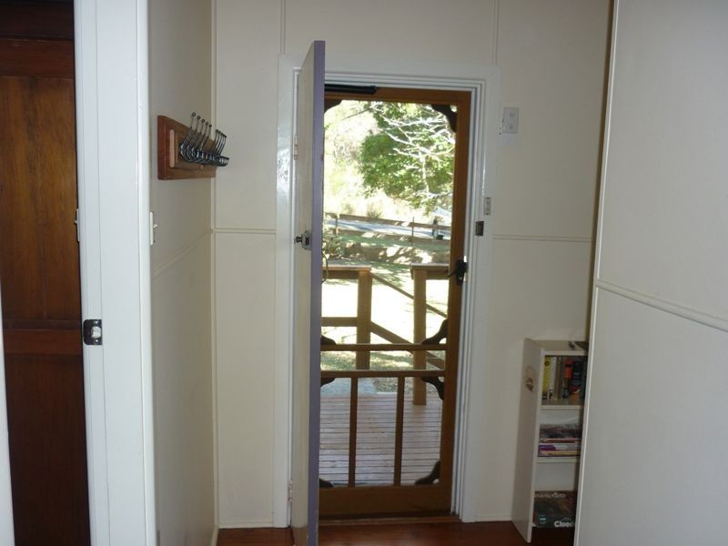 12 Rose Street, Hyams Beach NSW 2540