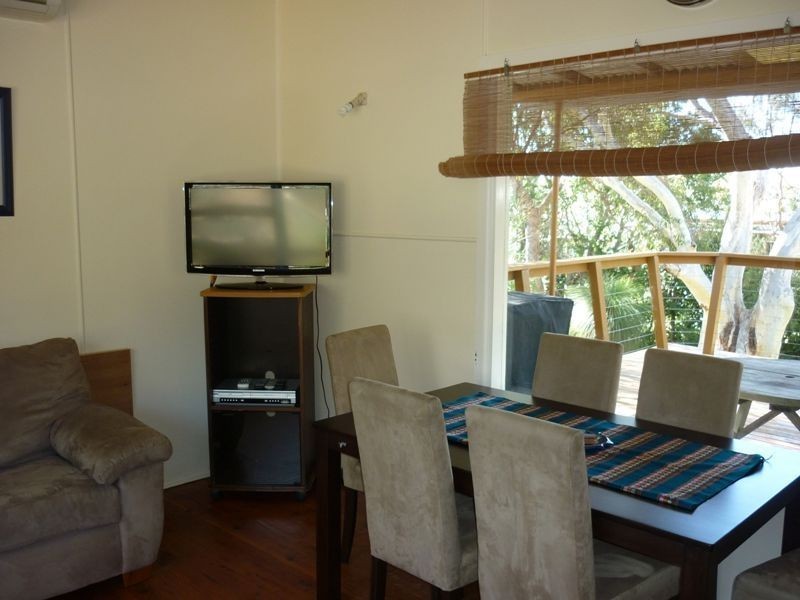 12 Rose Street, Hyams Beach NSW 2540