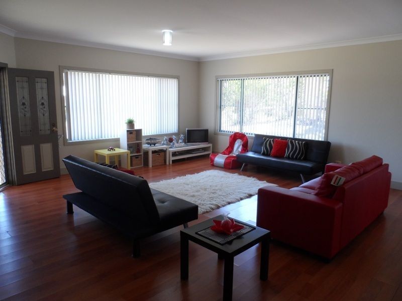 8 Auster Crescent, Sanctuary Point NSW 2540