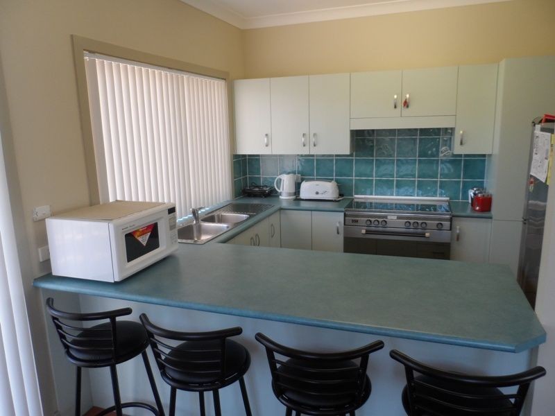 8 Auster Crescent, Sanctuary Point NSW 2540