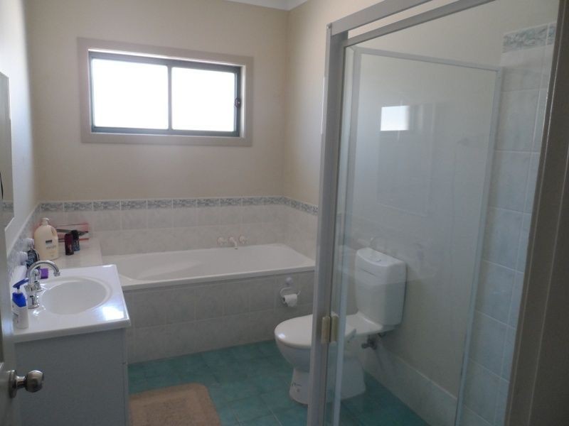 8 Auster Crescent, Sanctuary Point NSW 2540