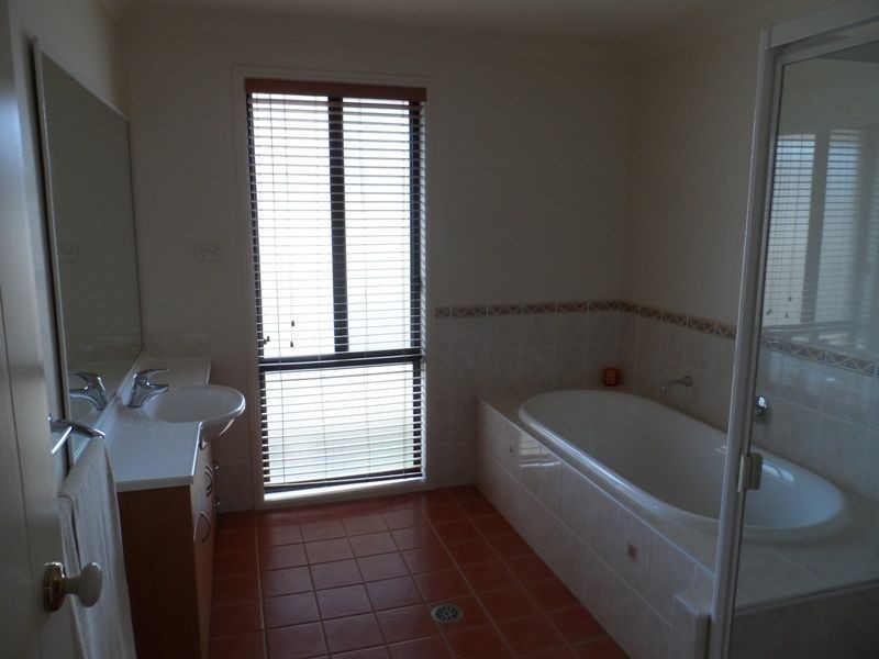 14 Ball Close, St Georges Basin NSW 2540