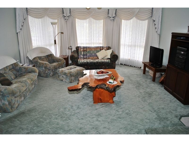 10 Dalton Place, Wandandian NSW 2540