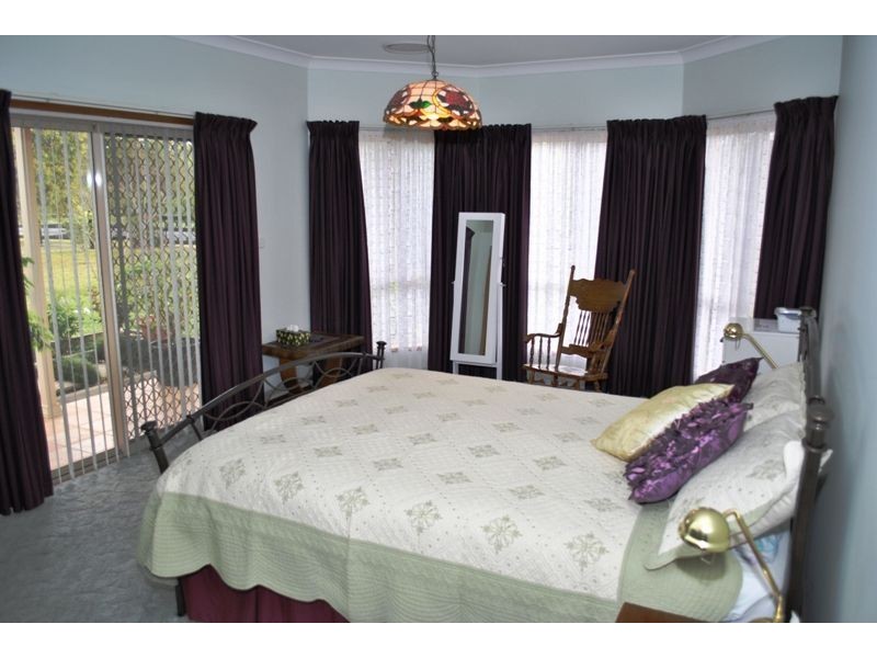 10 Dalton Place, Wandandian NSW 2540
