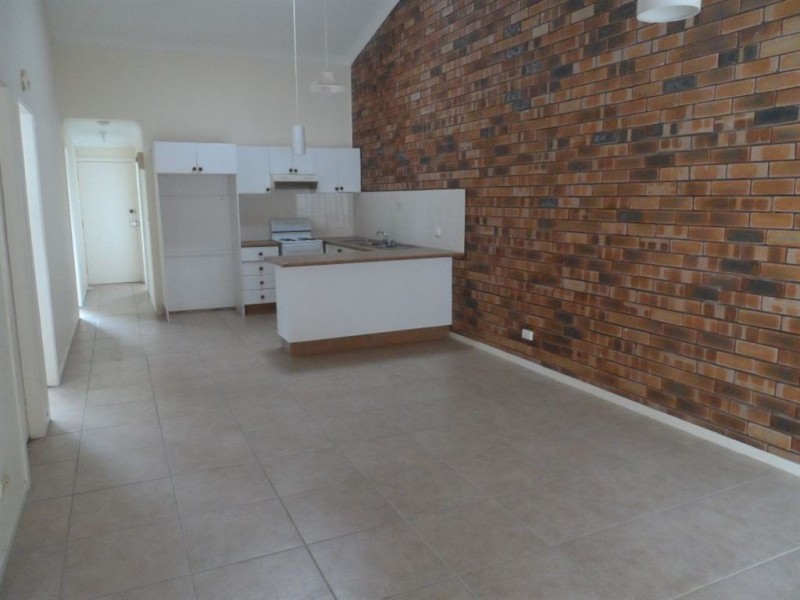 2/4 Caroline Street, Vincentia NSW 2540