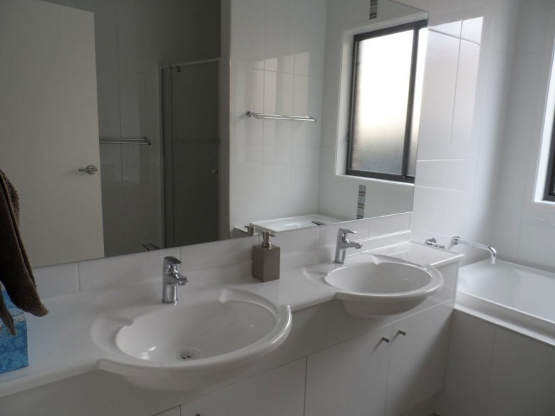 68 Coaster Circuit, Vincentia NSW 2540