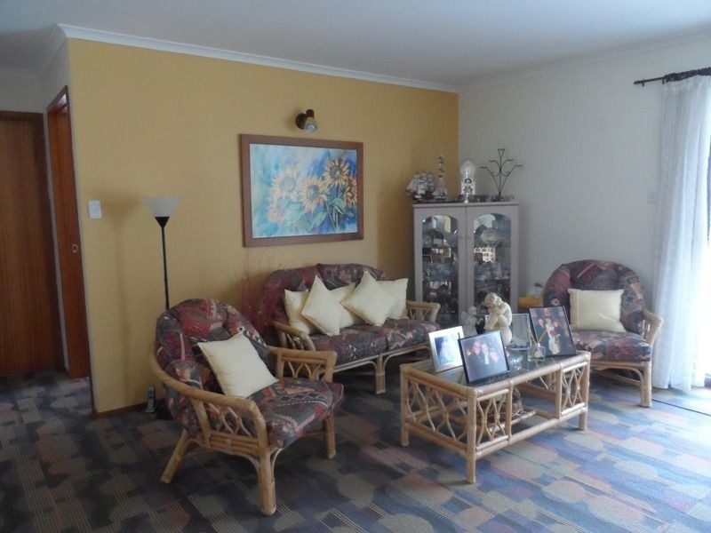17 Graham Avenue, St Georges Basin NSW 2540