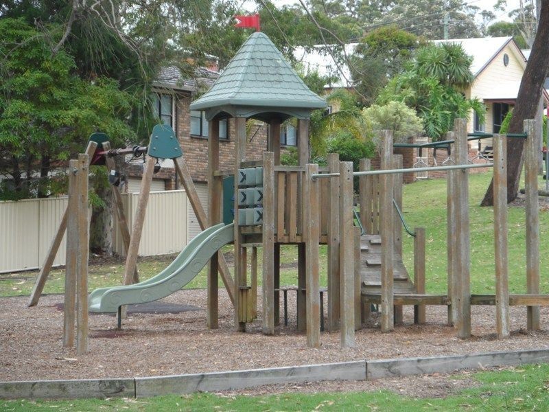 17 Graham Avenue, St Georges Basin NSW 2540