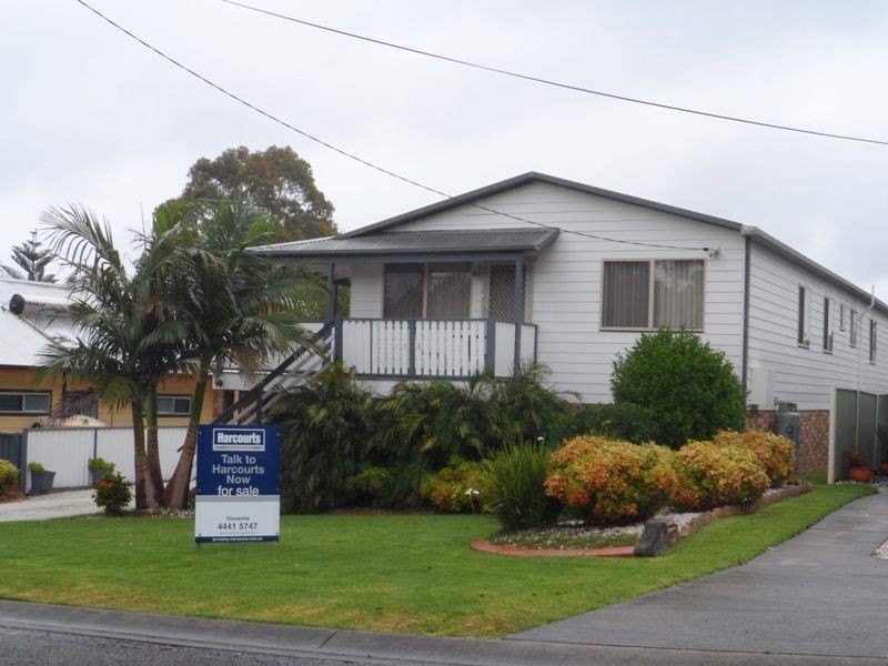 5 Kevin Crescent, St Georges Basin NSW 2540