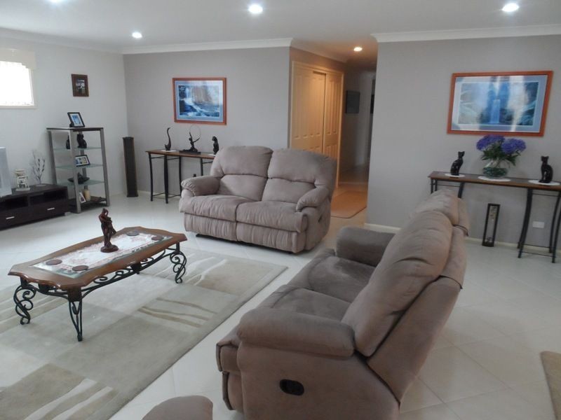 5 Kevin Crescent, St Georges Basin NSW 2540