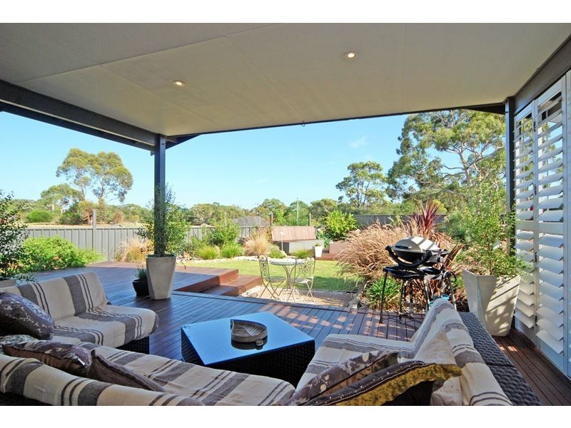 12 Omega Place, Vincentia NSW 2540