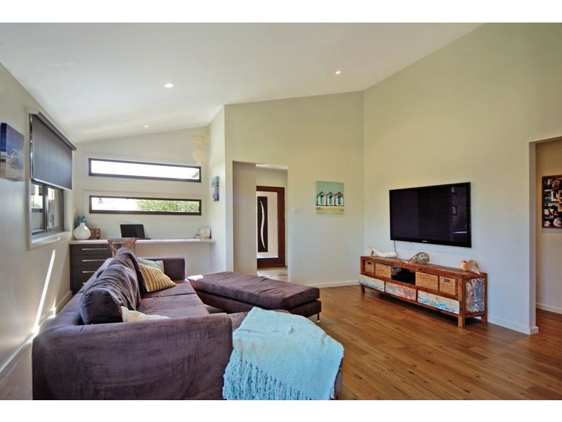 12 Omega Place, Vincentia NSW 2540