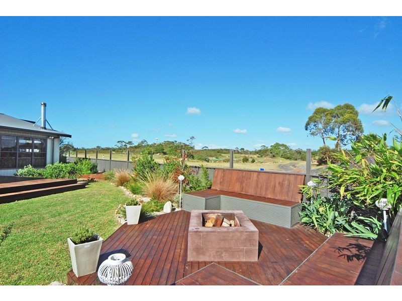 12 Omega Place, Vincentia NSW 2540