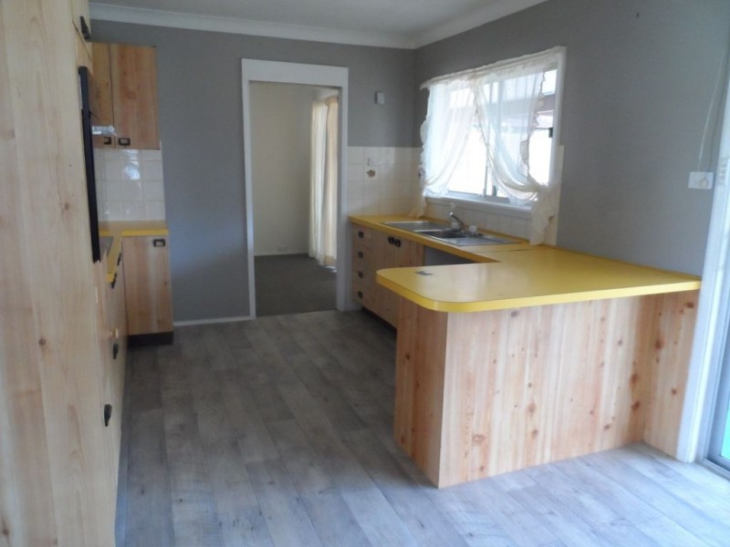 13 Dunnisla Street, Sanctuary Point NSW 2540