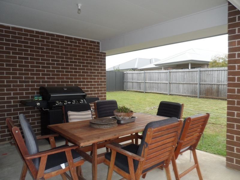 11 Seabreeze Avenue, Vincentia NSW 2540