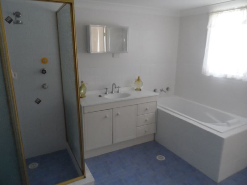 5 Kevin Crescent, St Georges Basin NSW 2540