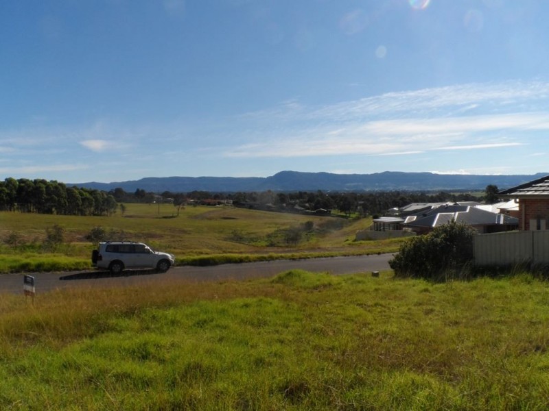 61 Warrigal Street, Nowra NSW 2541