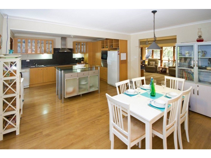 305 Sussex Inlet Road, Sussex Inlet NSW 2540