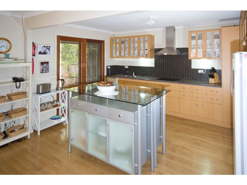 305 Sussex Inlet Road, Sussex Inlet NSW 2540