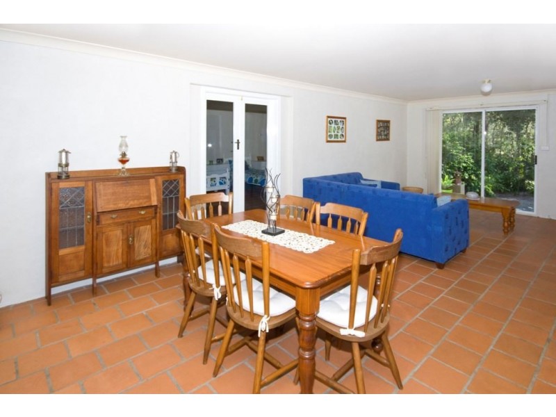 305 Sussex Inlet Road, Sussex Inlet NSW 2540