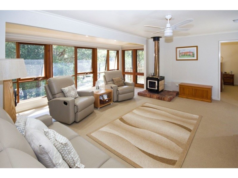 305 Sussex Inlet Road, Sussex Inlet NSW 2540