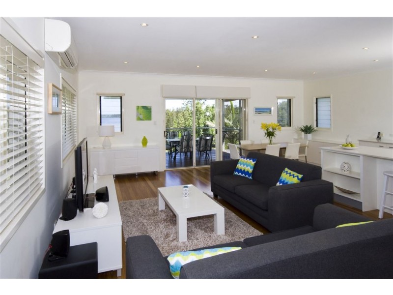 12 Caulfield Parade, Old Erowal Bay NSW 2540