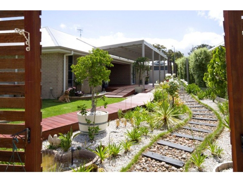 37 Turvey Crescent, St Georges Basin NSW 2540