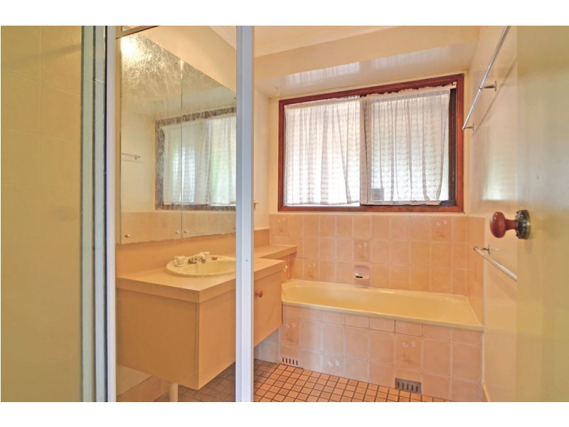 4 Chatsworth Crescent, North Nowra NSW 2541