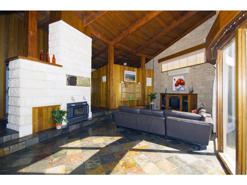 104 Elizabeth Drive, Vincentia NSW 2540