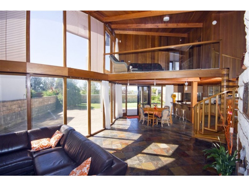 104 Elizabeth Drive, Vincentia NSW 2540