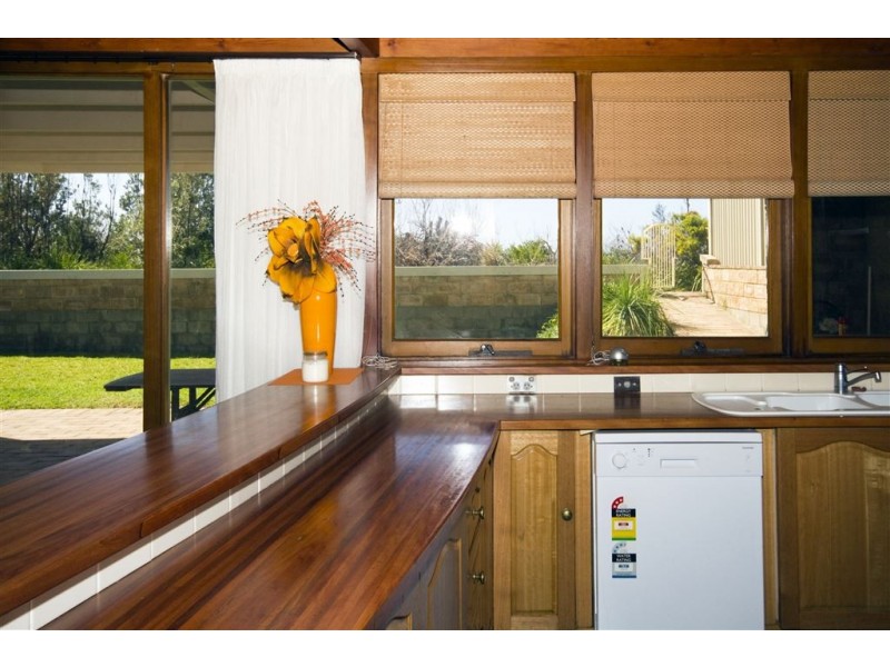 104 Elizabeth Drive, Vincentia NSW 2540