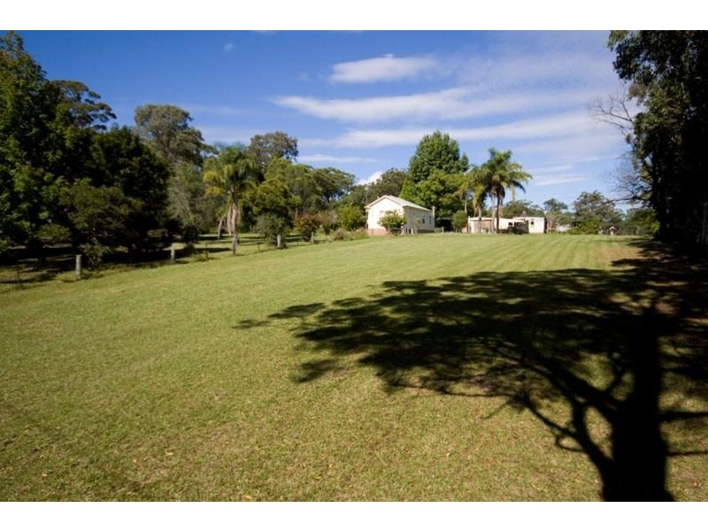 2 Pritchard Avenue, Woollamia NSW 2540