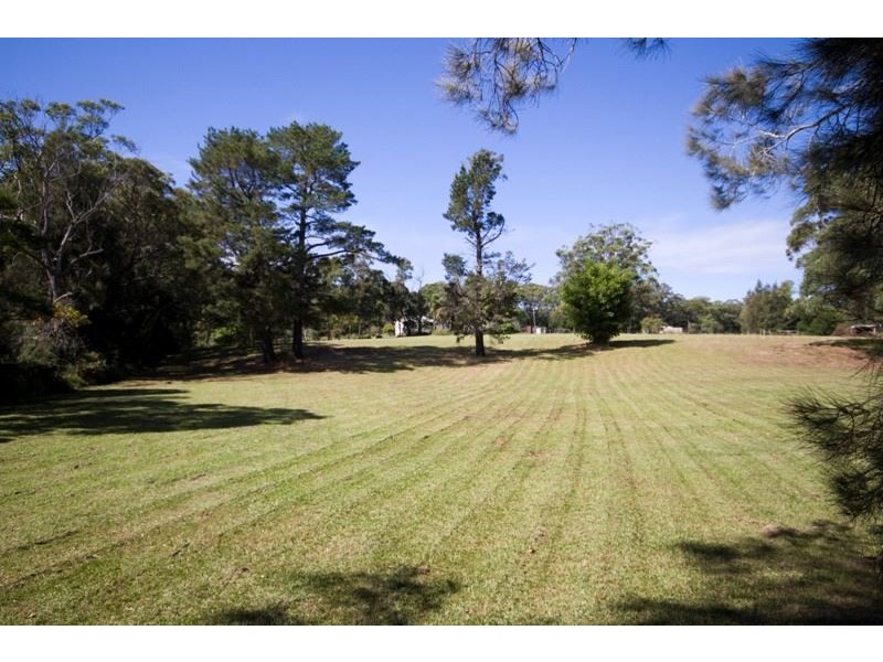 2 Pritchard Avenue, Woollamia NSW 2540