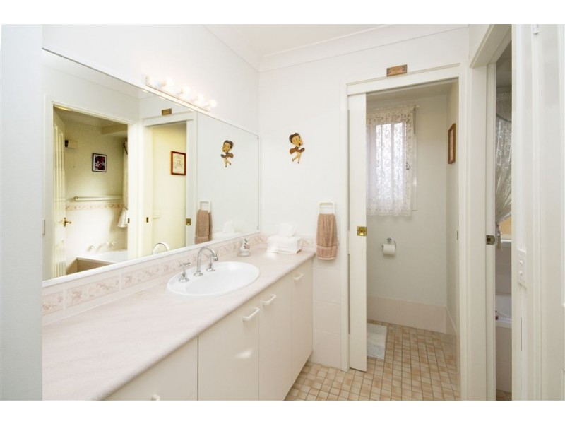 115 Links Avenue, Sanctuary Point NSW 2540