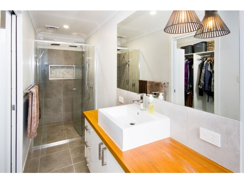 37 Summercloud Crescent, Vincentia NSW 2540
