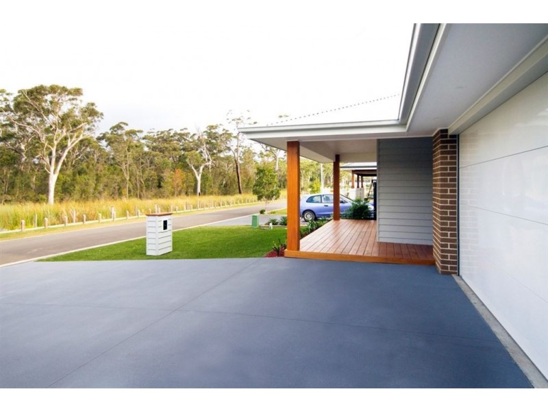 37 Summercloud Crescent, Vincentia NSW 2540