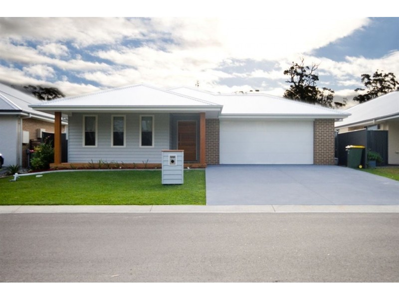 37 Summercloud Crescent, Vincentia NSW 2540