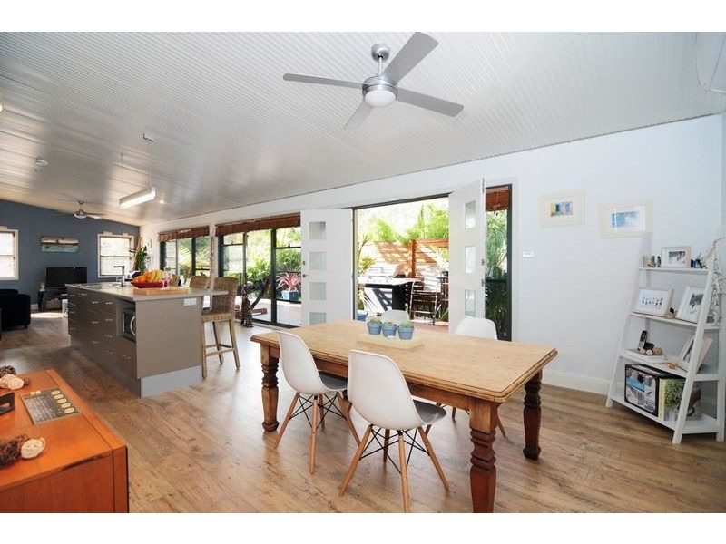 21 Riverside Esplanade, Basin View NSW 2540