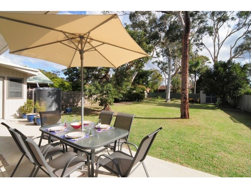 21 Riverside Esplanade, Basin View NSW 2540