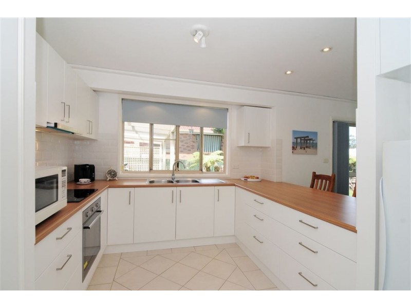 12 Yuroka Cres, St Georges Basin NSW 2540