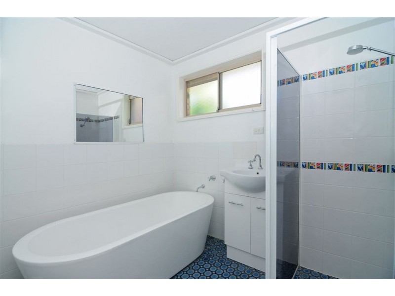 12 Yuroka Cres, St Georges Basin NSW 2540