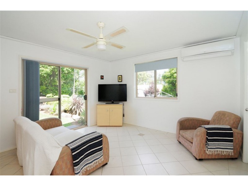 12 Yuroka Cres, St Georges Basin NSW 2540