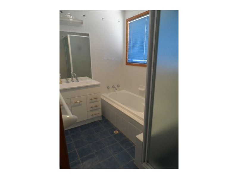 11 Kevin Cresent, St Georges Basin NSW 2540