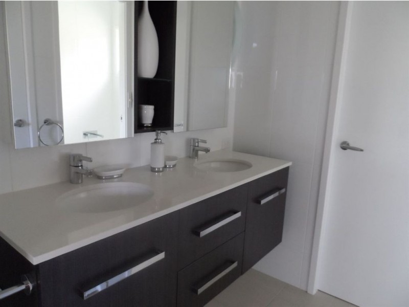 365 Elizabeth Drive, Vincentia NSW 2540