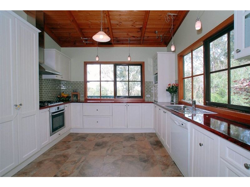 71 Temple Road, Selby VIC 3159